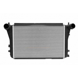 Радиатор интеркуллера 1.6 TDi 2011- Volkswagen Caddy